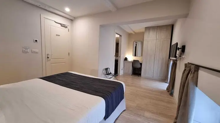 Standard Tek Büyük Yataklı Oda