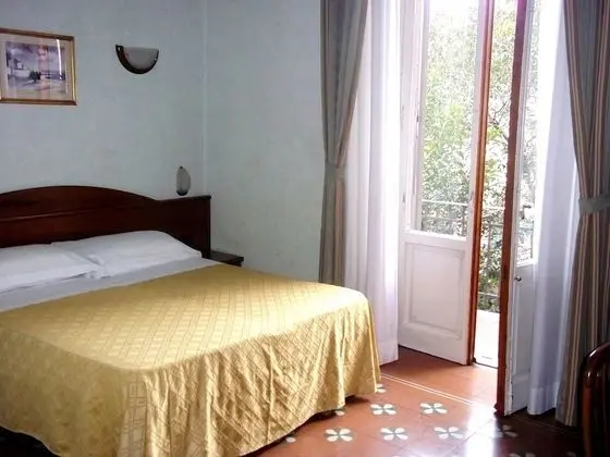 Economy Tek Büyük Yataklı Oda