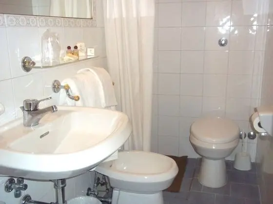 Economy Tek Büyük Yataklı Oda