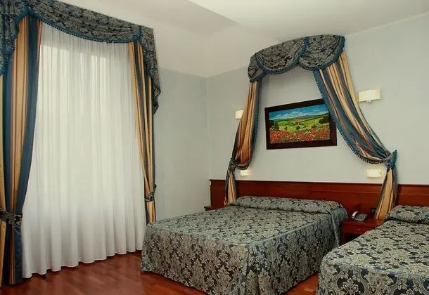 Superior Tek Büyük Yataklı Oda