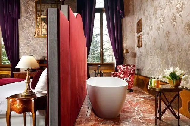 Luxury Süit, Kanal Manzaralı