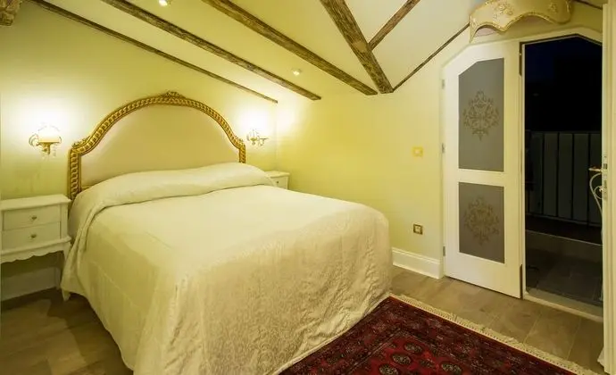 Deluxe Tek Büyük veya İki Ayrı Yataklı Oda, Balkon