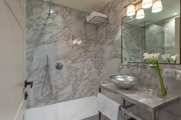 Superior Tek Büyük veya İki Ayrı Yataklı Oda