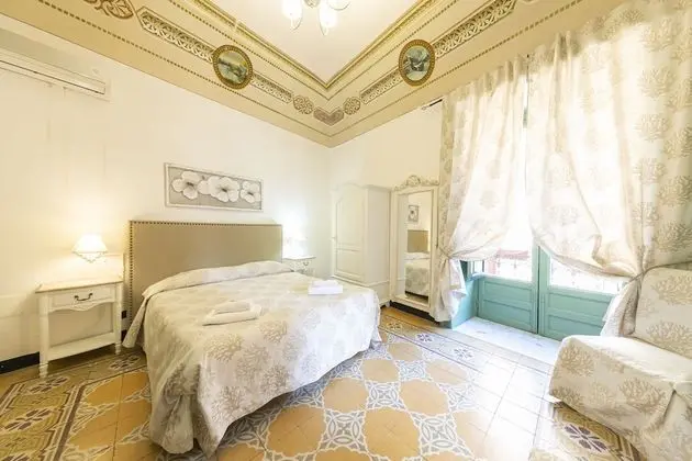 Üç Kişilik Oda (Dafne)