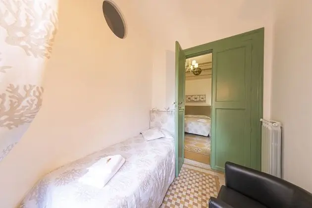 Üç Kişilik Oda (Dafne)