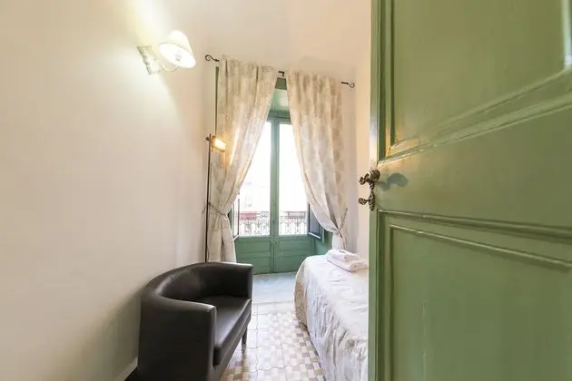 Üç Kişilik Oda (Dafne)