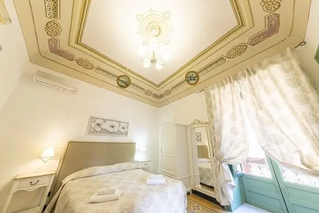 Üç Kişilik Oda (Dafne)