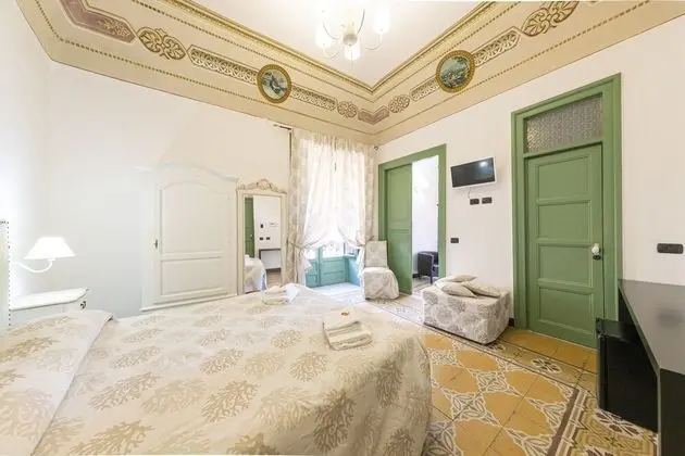 Üç Kişilik Oda (Dafne)