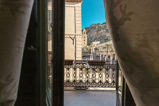 Üç Kişilik Oda (Dafne)