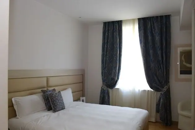 Executive Tek Büyük Yataklı Oda