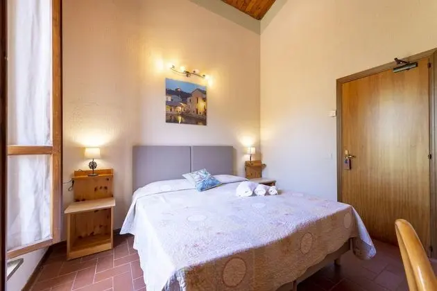 Büyük Yataklı Tek Kişilik Oda