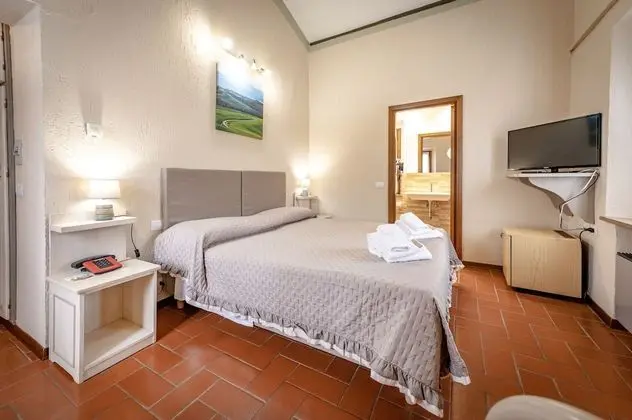 Büyük Yataklı Tek Kişilik Oda