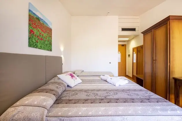 Panoramic Üç Kişilik Oda, Tepe Manzaralı