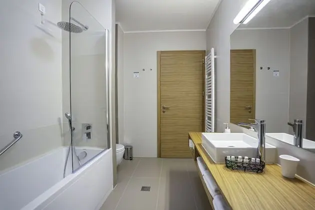 Comfort Tek Büyük veya İki Ayrı Yataklı Oda