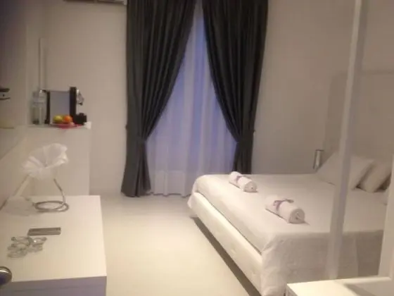 Büyük Yataklı Tek Kişilik Oda