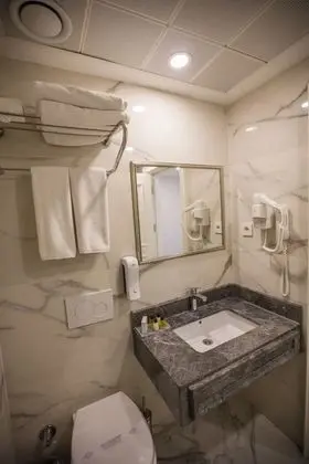 Bathroom sink