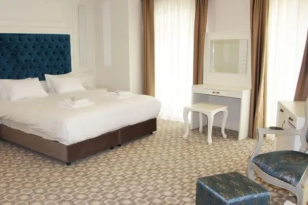 Corner Suite
