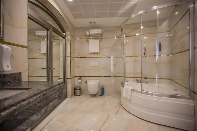 Corner Suite