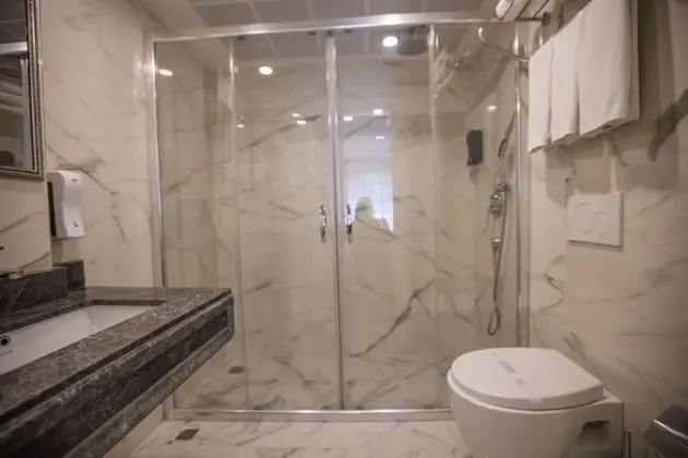 Deluxe Üç Kişilik Oda