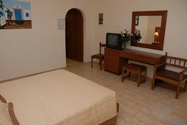 Stüdyo, Havuz Manzaralı