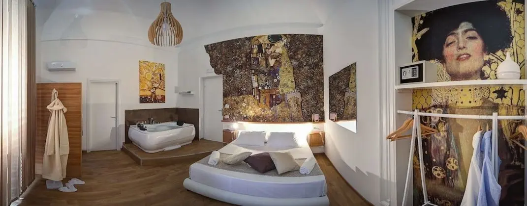 Romantic Tek Büyük Yataklı Oda