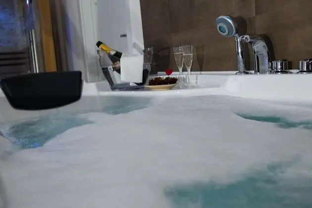 Romantic Tek Büyük Yataklı Oda