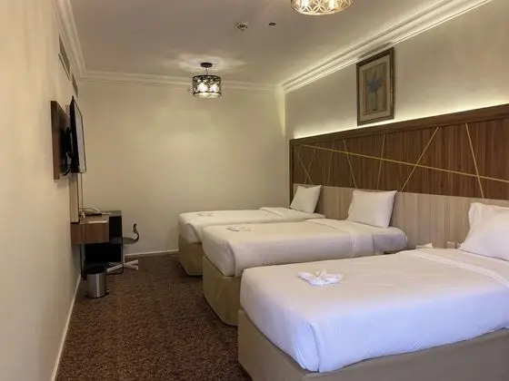 Üç Kişilik Oda