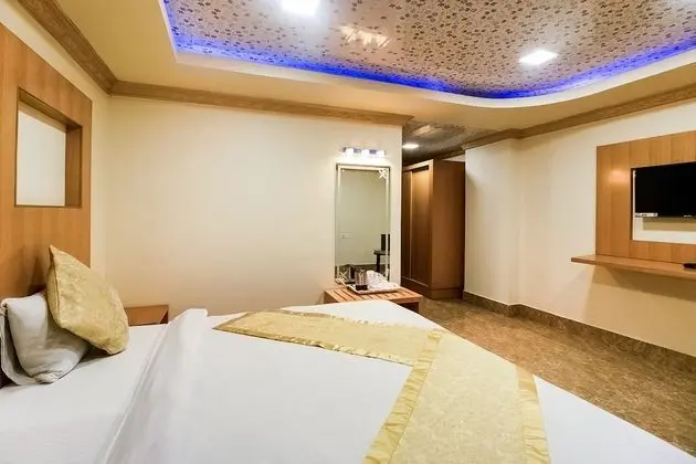 Oda, 1 Çift Kişilik Yatak, Sigara İçilmez