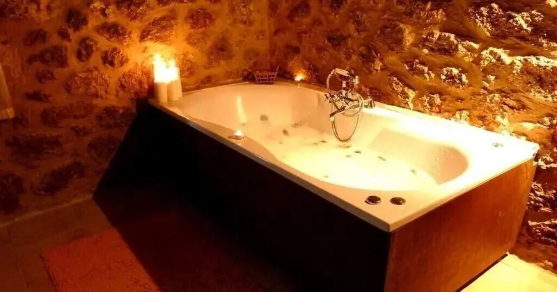 Apart Daire (Split Level with Fireplace & Spa Bath)