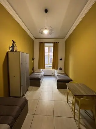 Ortak Ranzalı Oda, 6 Yatak Odası, Ortak Banyo