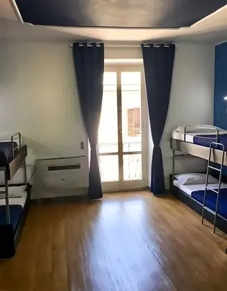 Ortak Ranzalı Oda, Birden Çok Yatak Odası