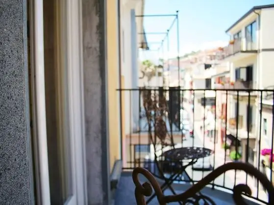 Basic Üç Kişilik Oda, Balkon, Şehir Manzaralı