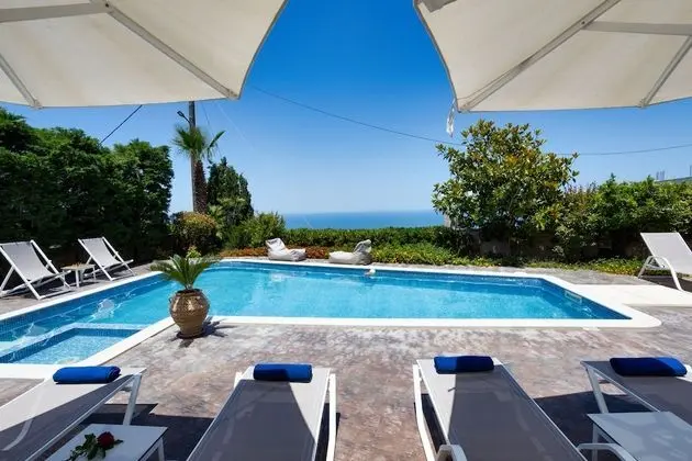 Villa, 5 Yatak Odası, Sigara İçilebilir, Şömine