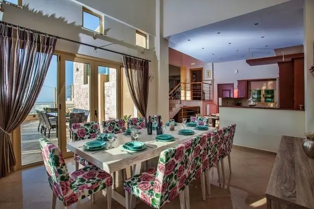Villa, 5 Yatak Odası, Sigara İçilebilir, Şömine
