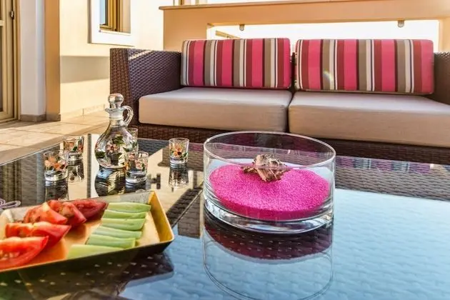 Villa, 5 Yatak Odası, Sigara İçilebilir, Şömine