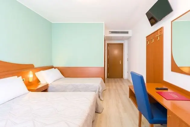 Standard Üç Kişilik Oda