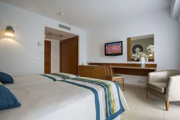 Deluxe Tek Büyük Yataklı Oda (Single use, Seafront view)
