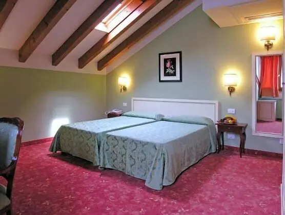 Tek Büyük veya İki Ayrı Yataklı Oda