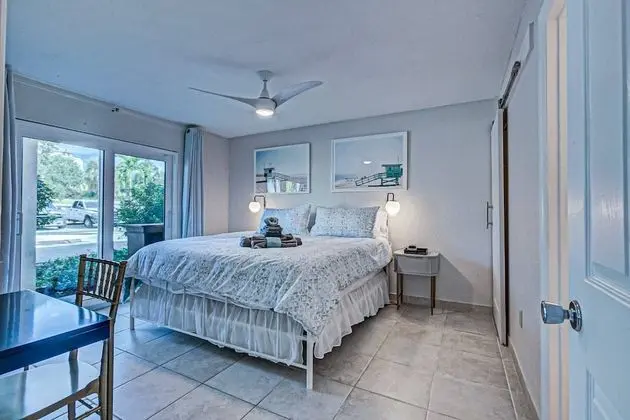 Daire (Palm Bay Club Bayside Closest to Gulf)