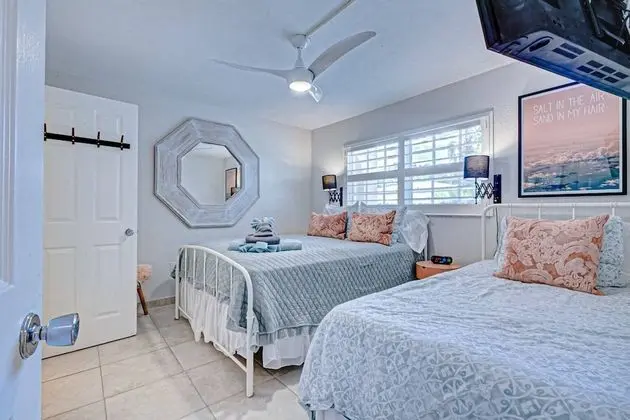 Daire (Palm Bay Club Bayside Closest to Gulf)