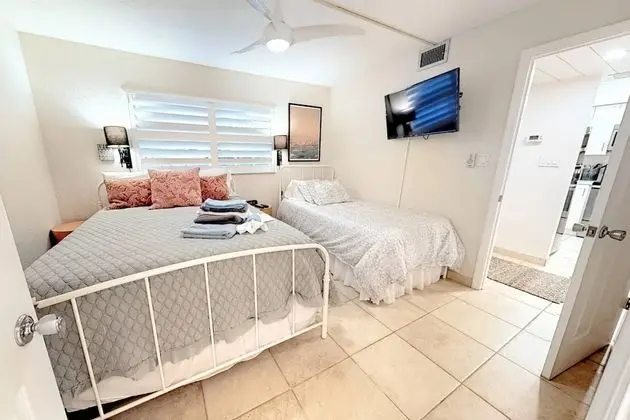 Daire (Palm Bay Club Bayside Closest to Gulf)