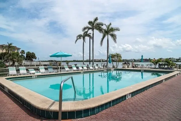 Daire (Palm Bay Club Bayside Closest to Gulf)