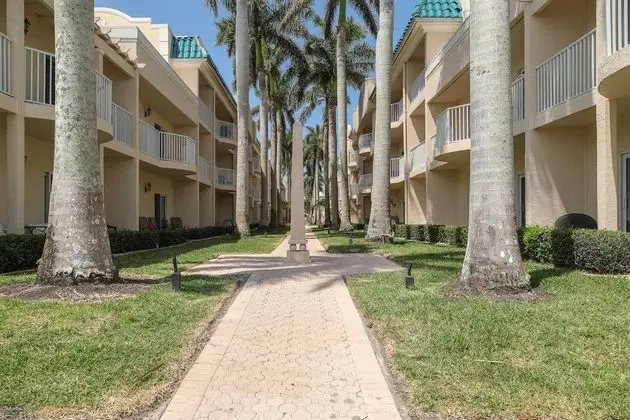 Daire (Palm Bay Club Bayside Closest to Gulf)