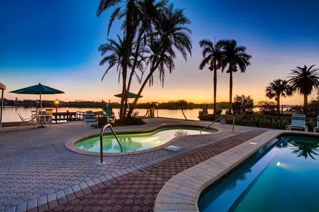 Daire (Palm Bay Club Bayside Closest to Gulf)