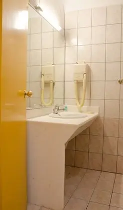 Standard Tek Büyük veya İki Ayrı Yataklı Oda, Kısmi Deniz Manzaralı