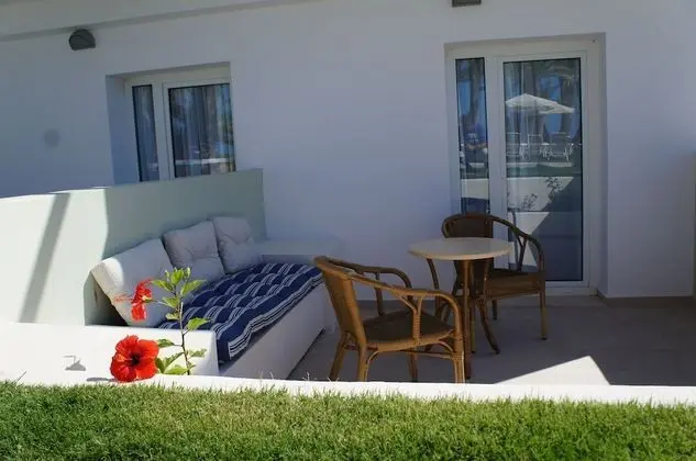 Tek Büyük veya İki Ayrı Yataklı Oda, Havuz Kullanımı