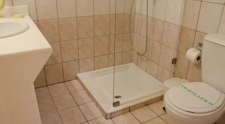 Tek Büyük veya İki Ayrı Yataklı Oda, Havuz Kullanımı