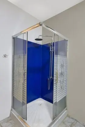 Deluxe Tek Büyük Yataklı Oda, 1 Çift Kişilik Yatak, Balkon, Bahçeli