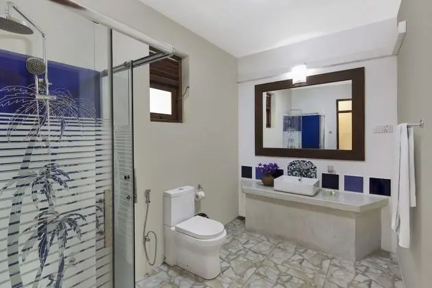 Deluxe Tek Büyük Yataklı Oda, 1 Çift Kişilik Yatak, Balkon, Bahçeli