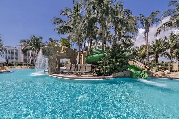 1 Bedroom Condominium, 1 King, Premium Sofa bed, Ocean view, Balcony (2103)